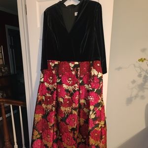 20w Black velvet formal dress